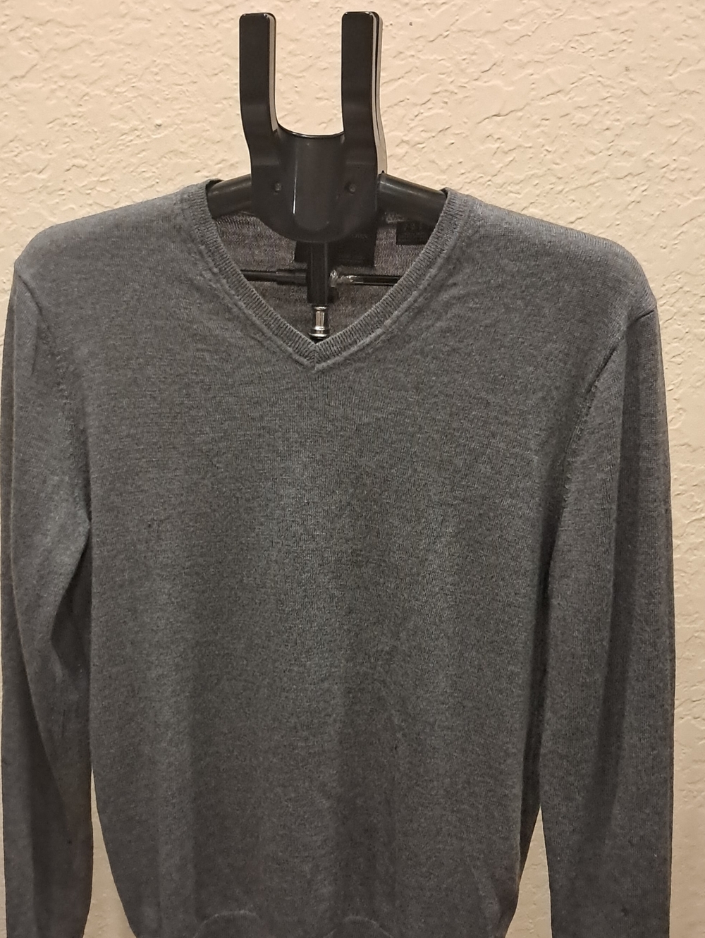 Crown Men's V-Neck Sweater in Charcoal Gray